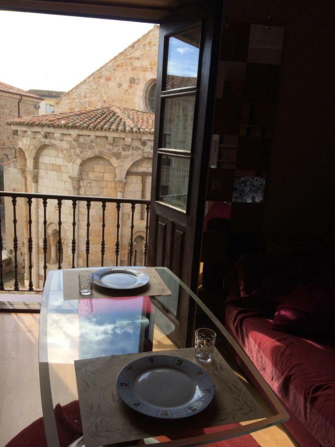Casa Santa Maria La Nueva Con Aire Acondicionado Apartment Zamora Luaran gambar